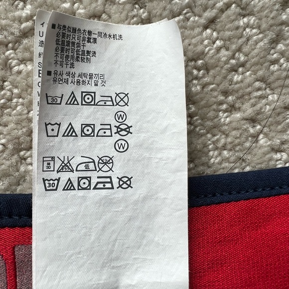 Mens 40/30 navy Under Armour pants - Picture 6 of 6